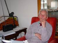 Profesor Stefan Kryski w swoim mieszkaniu - kwiecie 2003